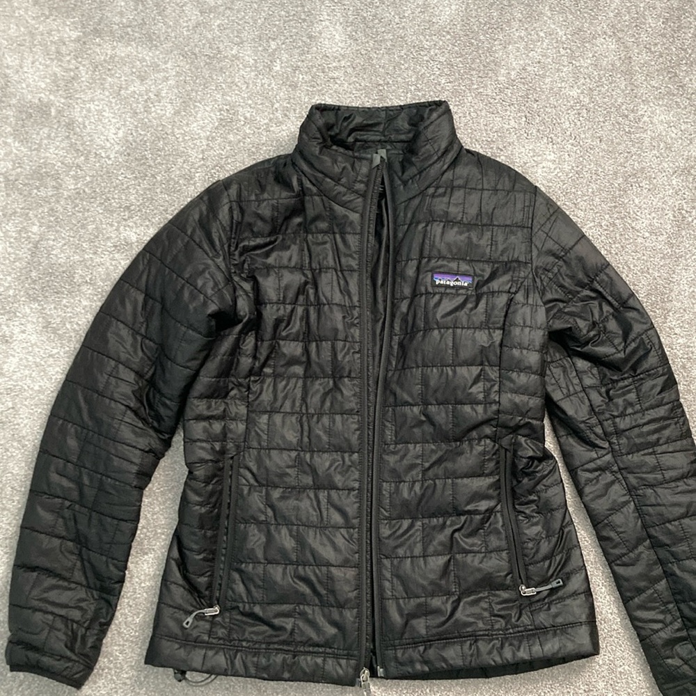 Patagonia puffer jacket- size small